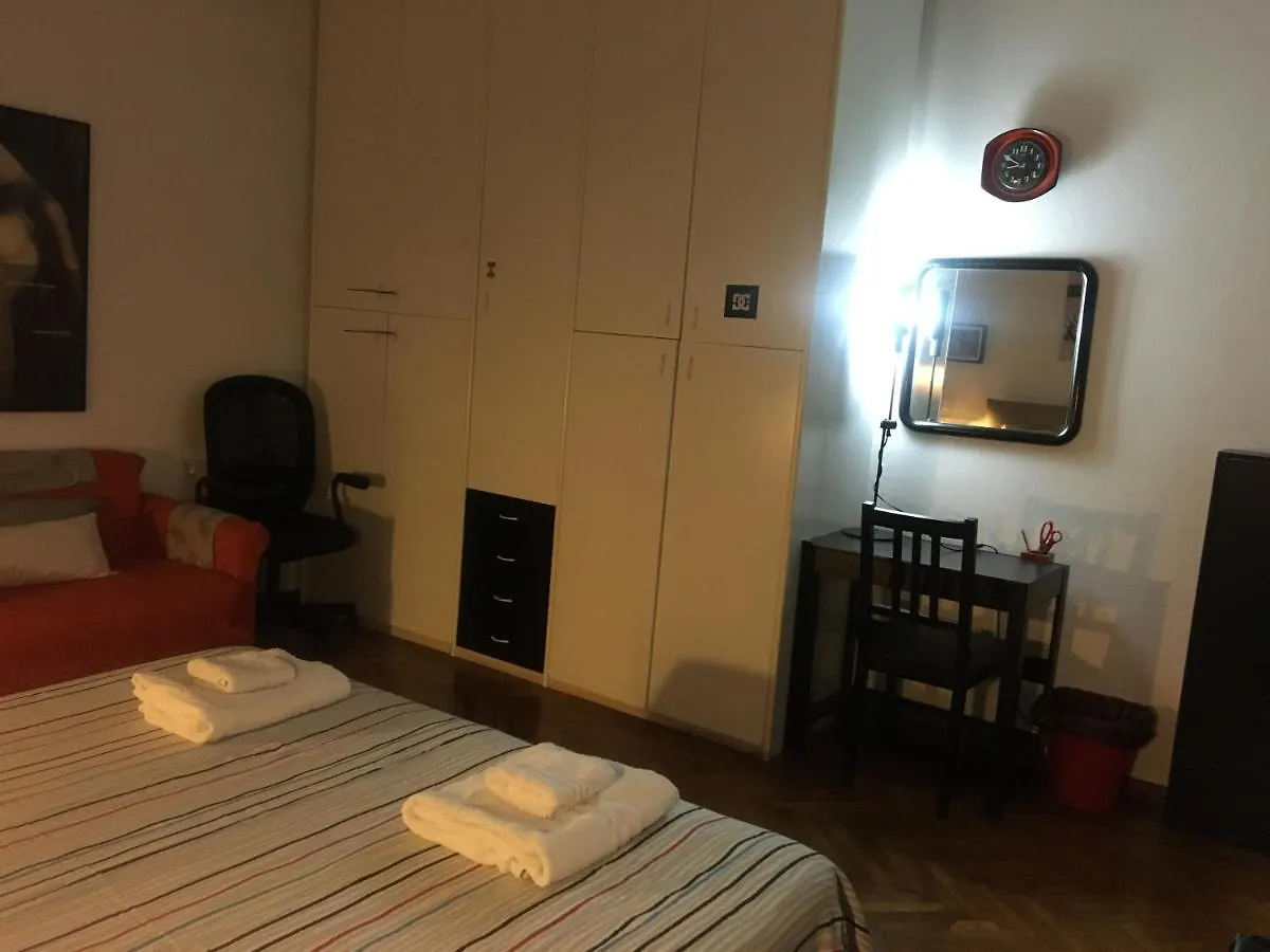 Luminosa Stanza In Appartamento Signorile Bologna Bed & Breakfast